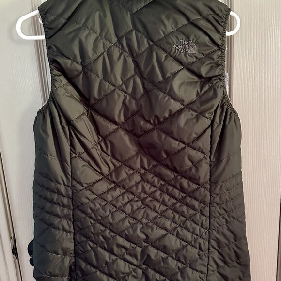 The North Face Women’s Mossbud Insulated Reversible Vest Size Size M - Picture 3 of 5